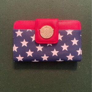 Wonder Woman Wallet NWOT